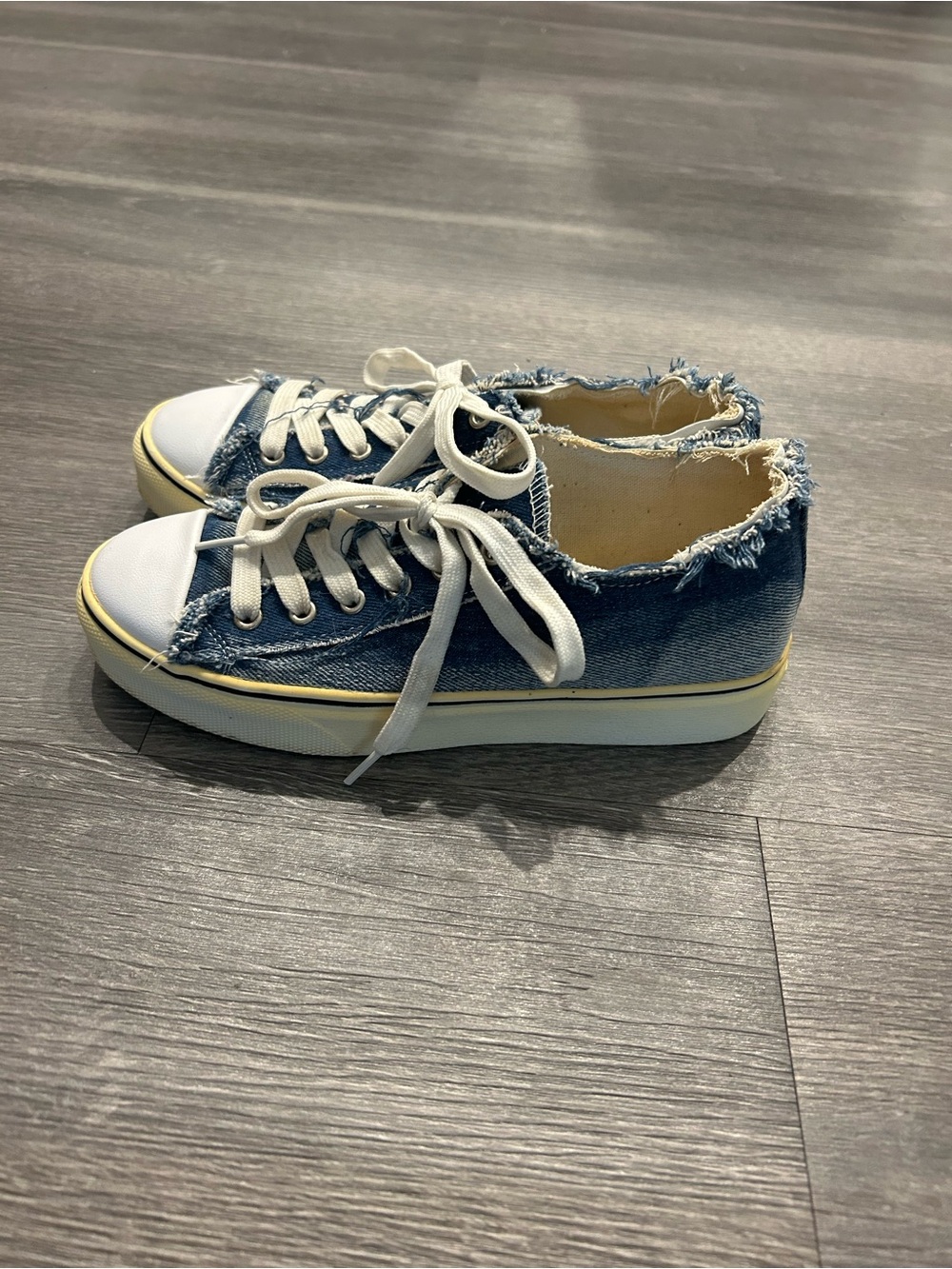 Denim Frayed Low-Top Sneakers - Blue